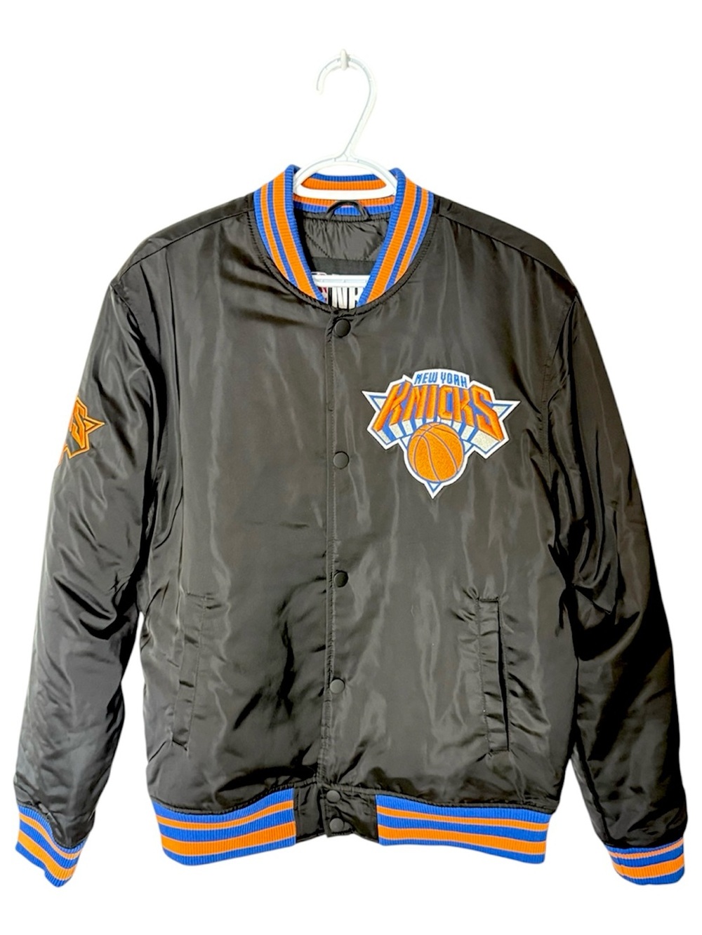 NBA New Men’s New York Knicks Quilted Varsity Jacket Snaps Embroidered Medium